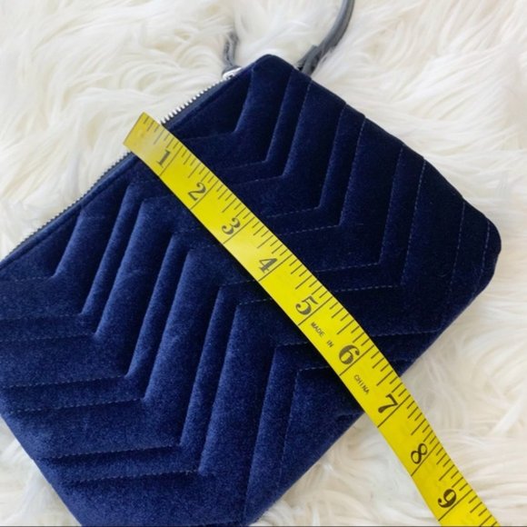 Old Navy Blue Velvet Chevron Crossbody Bag - Picture 11 of 12